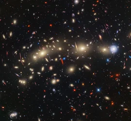 MACS 0416 (Hubble ACS og WFC3 + Webb NIRCam-bilde)