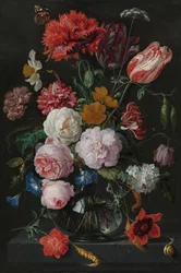 Stilleben med blomster i en glassvase