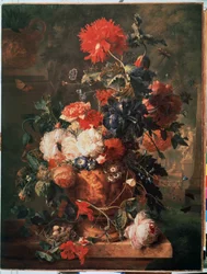 ""Bukett med blomster"" (Blomster) Også representert er et rede med egg og insekter (inkludert sommerfugl, flue, maur og marihøne) Maleri av Jan van Huysums (1682-1749) 1722 Eremitagemuseet St. Petersburg
