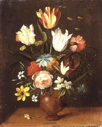 Tulipaner, roser, rosa og andre blomster i en vase