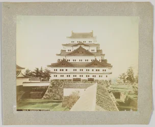 Nagoya Castle, Japan (håndfarget svart/hvitt-bilde)