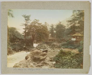Tehus ved Daiya-elven, nær Nikko, Japan (håndfarget svart/hvitt-bilde)