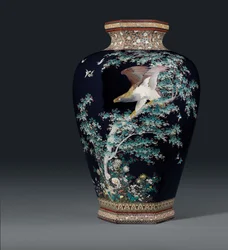 Cloisonne-vase, merke av Hayashi Chuzo-verkstedet, Meiji-perioden, slutten av 1800-tallet