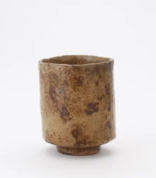Sylindrisk tebolle med inskripsjon, ukjent Raku-vareverksted, tebolle (tsutsu chawan)