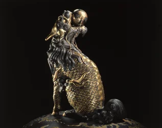 Detalj av avslutningen til en røkelsesbrenner, i form av en Kylin, Meiji-periode, sent på 1800-tallet (bronse) (detalj av 260969)