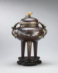 Emalje og mykt metall-innlagt røkelsesbrenner i jern, forseglet Koichi Shin (Takasaki Koichi), Meiji Period (jern, gull, sølv og emaljer)