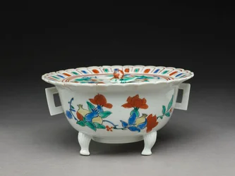 Koro bolle med flatt lokk, Kakiemon relaterte varer
