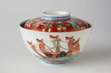 Risskål og deksel, muligens 1800-tallet (Ko-Imari ware, porselen med underglasur blå og overglasur emalje)