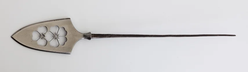 Yanone (pilspiss) av flat type (hirane) med gjennomhullet design av Cherry Blossoms (stål)