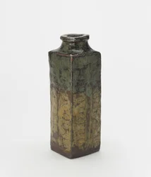 Yatsushiro eller Shodai ware vase i form av en arkaisk kinesisk cong, Vase