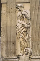 Frankrike, Paris, Les Halles, Fontaine des Innocents, steinutskjæring, statue av kvinne.