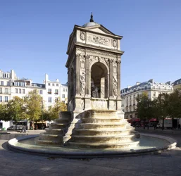 Utsikt over Fontaine des Innocents, i renessansestil, monumental fontene bygget i 1549 under Henry IIs regjeringstid (1519-1559)