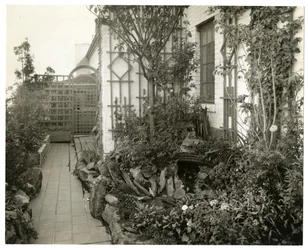 Garden of Mrs Regina Jais, ca. 1936-37 (foto av gelatinsølv)