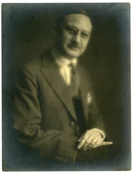 Hill Tolerton, ca. 1905-20 (foto av gelatinsølv)