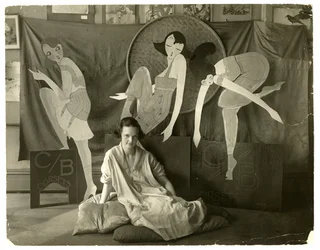 Lin i butikken hennes, Greenwich Village, New York, USA, ca. 1916-20 (foto av gelatinsølv)