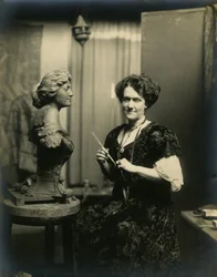 Fru Paulding Farnham, ca. 1905-40
