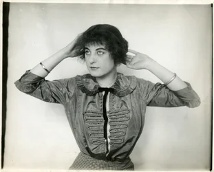 Taftbluse, Forsythe, ca. 1905-18 (foto av gelatinsølv)