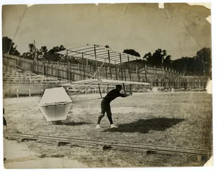 William Avery i "Gliding Machine"