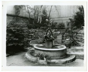 hagefontene, ca. 1905-40 (foto av gelatinsølv)