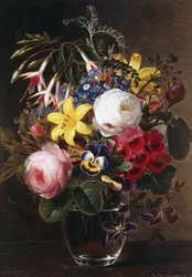 Roser, liljer, stemorsblomster og andre blomster i en vase,
