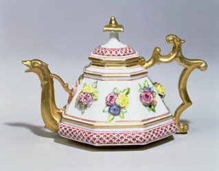 Åttekantet tekanne fra Meissen, ca. 1718, porselen