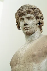 Antinous, statue av parisk marmor, fra Apollon-tempelet i Delfi, Hellas, romersk sivilisasjon, 2. århundre e.Kr., detalj