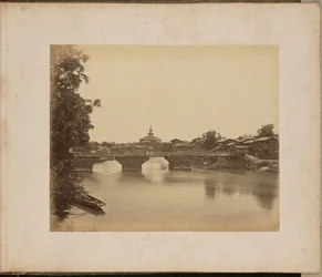 En bro ved Srinaggar over Jhelum