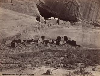 Ruiner av klippeboliger, Canyon de Chelly, 1879–1881 (bilde)