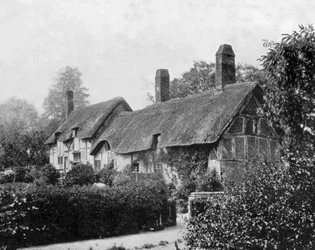 Hytte (hus) til Ann Hathaway (Shakespeares kone) i Stratford upon Avon, England, foto ca. 1890 (s/hvitt-bilde)