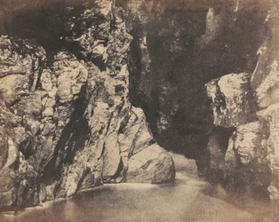Bredden av et basseng, den rumlende broen ved Dunkeld, ca. 1853 (foto)