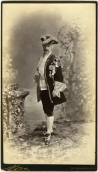 Peter Marie, Kostymeball