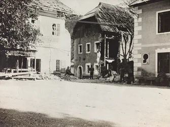 Album "Meine weltkriegs - Erinnerungen South-West Front (Kärnten, Italia, Sør-Tirol) (Min verdenskrig - minner om den sørvestlige fronten i Kärnten, Italia, Trentino-Alto Adige) 31/03/1915-12/11/ 1918 - Josef Zohles Wien ": firkant med steinsprut (s/hv pho