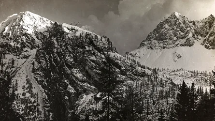 Album "Min verdenskrig - minner om den sørvestlige fronten i Kärnten, Italia, Trentino-Alto Adige) 31/03/1915-12/11/ 1918 - Josef Zohles Vienna ": krigssone i Alpene (s/h p)