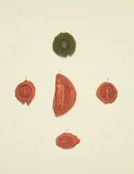 Fem segl av Robert Atwaller, ukjent segl, Margaret Mewyrk, Prioresse av St Mary Magdalen og John Vrell