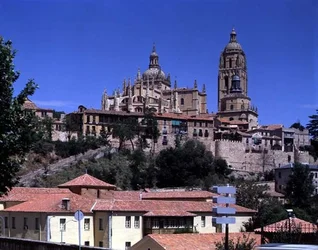 Utsikt over katedralen fra sør, 1525-77