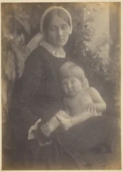 Mrs. Herbert Duckworth med Gerald Duckworth, 1872.