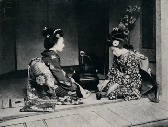 Seremoniell te servert av en nydelig ljapansk hender, c1900, 1921.