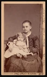 Gruppeportrett av Herman Henry Diebitsch-barn, Marie og Josephine Josie, 8. juni 1875.