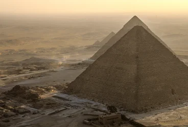 Egypts gamle kongerike; pyramidelandskap i Giza; Giza; Egypt; luftfoto