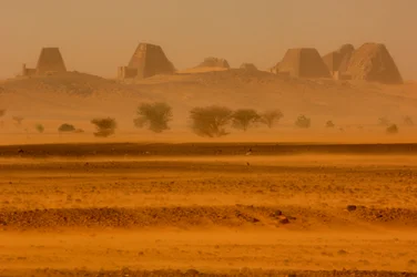 Meroë-pyramidene, Begarawiya-pyramidene, Sudan; Nubia; svarte faraoer; tredje mellomepoke…, 2007