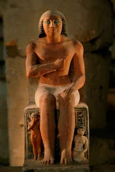 Malt kalksteinsstatue av Kai med innlagte krystalløyne og barna hans på denne avgiften…, 2002 (foto)