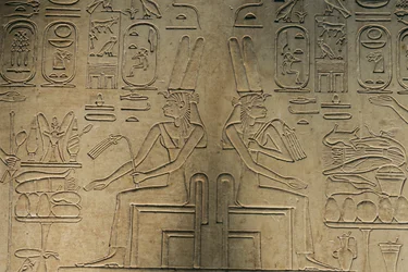 Relieff fra Abydos, Mut-gudinnen, gjenstand; Egypt, 2005 (foto)