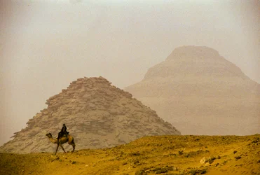 Saqqara; Teti Pyramid; 6. dynasti; Djoser Pyramid (i bakgrunnen); Egypt
