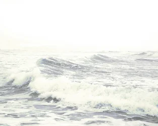 Stormfulle bølger, ca. 2018 (fotografi)