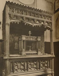 Stadig brennende lampe for vedlikehold av Toc H i Allhallows, Barking, c1935.