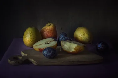 Mørkt fruktstilleben