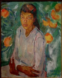 Julia ved appelsinbusken