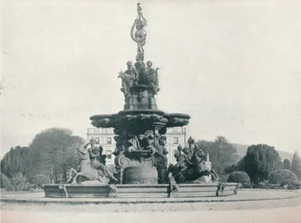Fontenen ved Curraghmore, setet til den mest ærede. Marquess of Waterford, c1915
