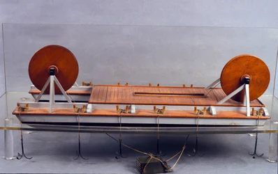 Elvedrege, modell av Leonard de Vinci (Leonardo da Vinci) (1452 - 1519). Museum for vitenskap og teknologi, Milano.