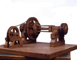 Tremodell (modell) av tannhjul og hjul er basert på designet til Leonardo da Vinci (Leonard de Vinci) (1452-1519) Museum of Science and Technology, Milano.